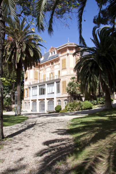 7 Famous Personalities Who Own Luxury Properties on the French Riviera